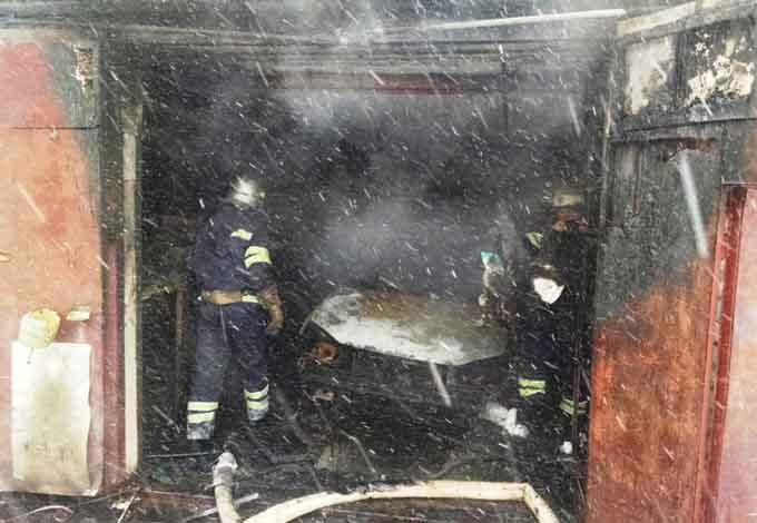 18 січня, о 10:55 рятувальники 10-ї Державної пожежно-рятувальної частини отримали повідомлення про пожежу на території гаражного кооперативу «Сирена», що на вулиці Сільце.