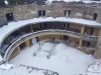 У черкаському театрі – кучугури снігу (фото)