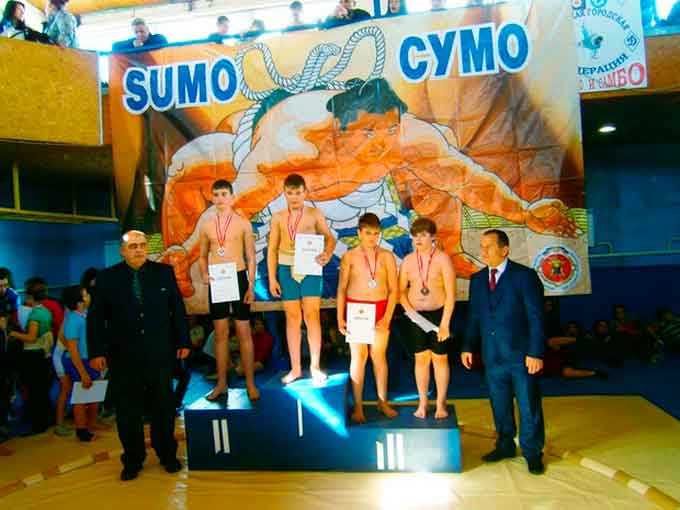 Одинадцять нагород різного ґатунку вибороли черкаські спортсмени на чемпіонаті України з сумо. 