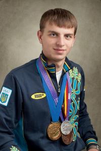 Майстру спорту України міжнародного класу з кульової стрільби Сергію Кулішу для успішного виступу на ХХХІ Олімпійських іграх необхідний приціл до гвинтівки. Його вартість 13,5 тисяч гривень.