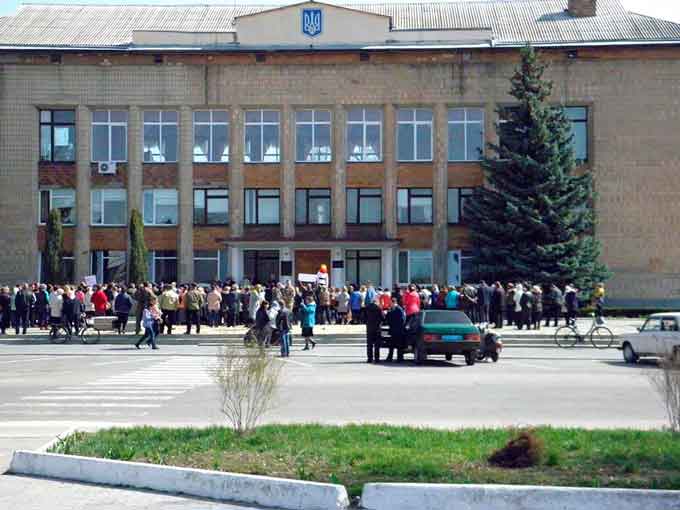У Катеринополі страйк учителів. Вимагають відставки голови РДА Ольги Ніколенко