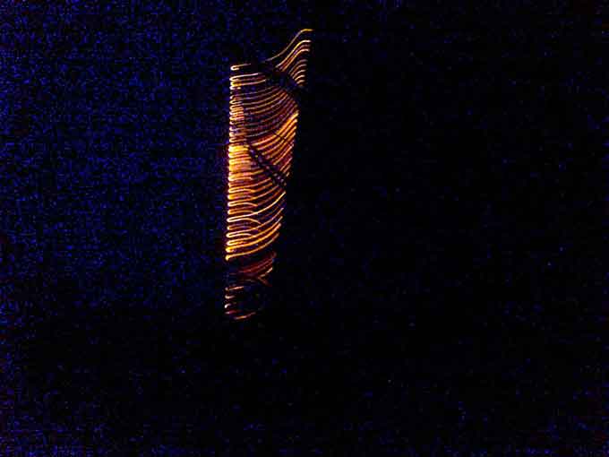 НЛО у вигляді сигари літає над Тальнівщиною (фото очевидця)