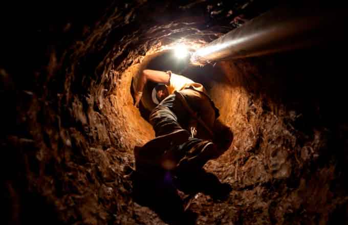 В Черкасах стався обвал технічного тунелю, загинув робітник