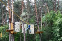 Для відвідувачів черкаського парку "Сосновий бір" запрацювала оновлена канатна траса "Monkey Forest"