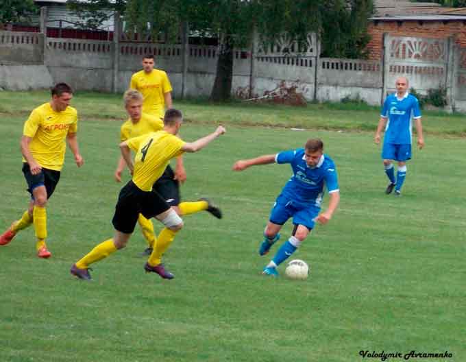 У Чорнобаї відбувся третій тур чемпіонату району з футболу