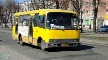 Черкащанин зафіксував чергове порушення правил дорожнього руху водієм автобусу одного з черкаських перевізників. Водій маршрутки № 31 не давав обігнати себе, на швидкості маневруючи усією дорогою.