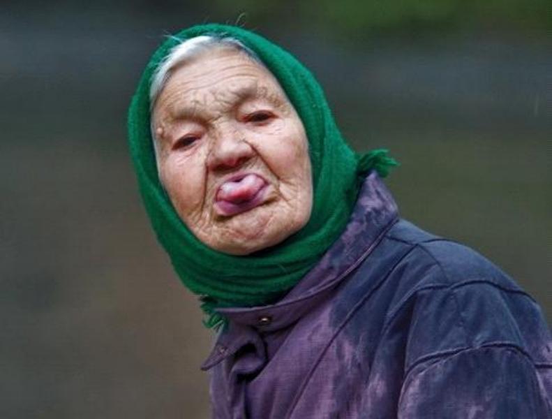 На Тальнівщині переселенка намагається “вибити” собі пенсію довідками з… ДНР