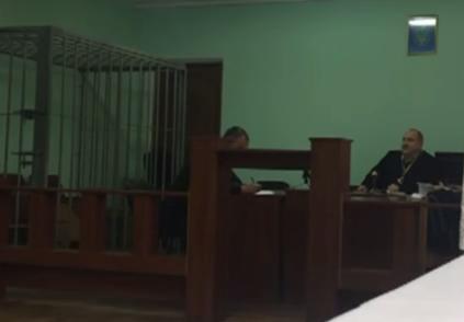 В мережі набирає обертів резонансне відео з суду, на якому учасники справи перебувають у стані алкогольного сп'яніння