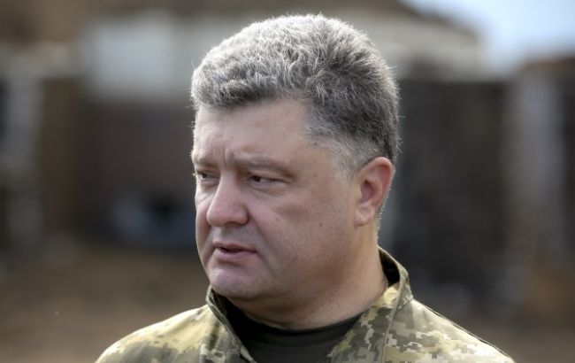 Українська армія з кінця жовтня стане контрактною, - Порошенко