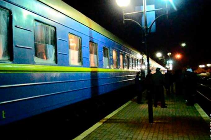 У поїзді на Черкащині диверсант поранив двох провідників і загинув сам