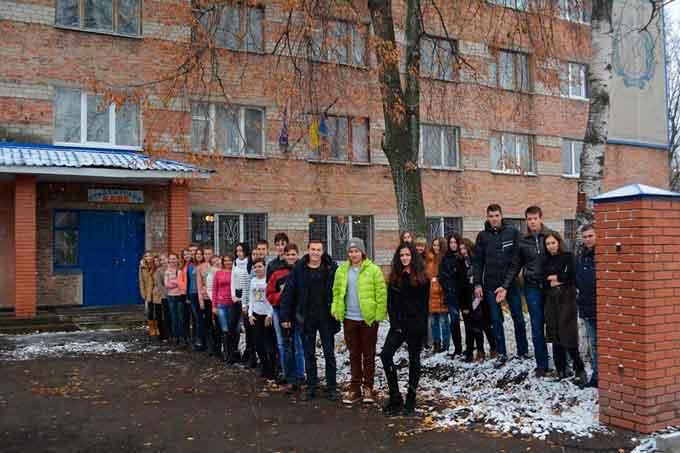 Студенти створили електронну петицію, аби черкащани узимку не ламали ноги біля їх гуртожитку