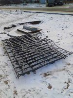 На самовільно зайнятій ділянці у Черкасах почали демонтувати паркан (фото)