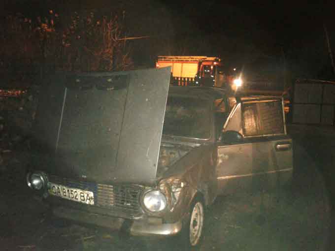 1 січня о 21:10 під час стоянки виникло загорання автомобіля ВАЗ-2101.