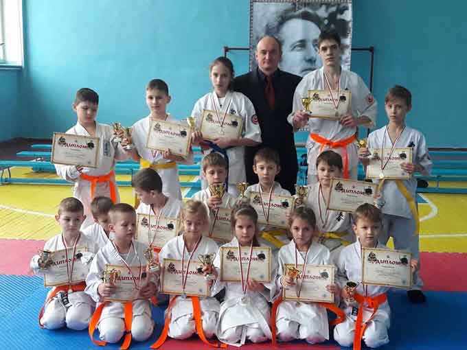 Вчора в Умані завершився відкритий чемпіонат Черкаської області з кіокушинкай карате серед хлопців та дівчат.