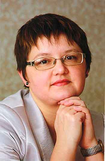 Мар’яна Володимирівна Криворучко – вчитель біології, заступник директора навчально-виховного комплексу №15 з 15-річним досвідом роботи