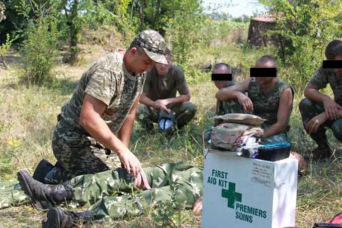 Випадкових людей на війні немає, – черкаський лікар розповів, як працюють медики в зоні АТО