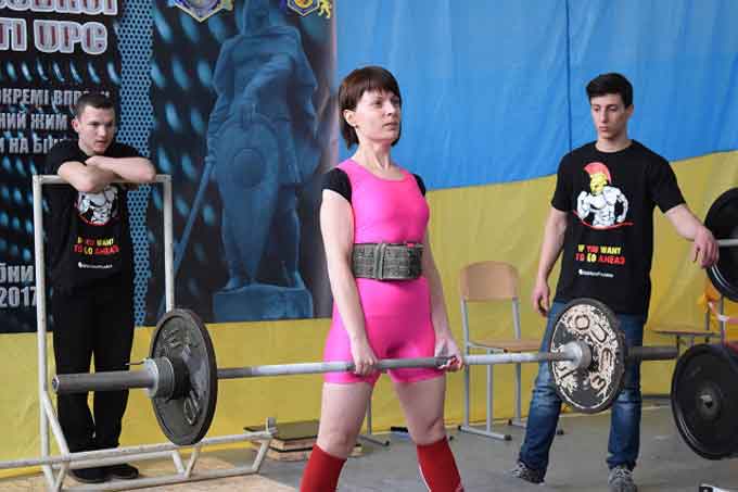 Рибальченко Юлія була початківцем на цих змаганнях, але кинула виклик важкій штанзі 65 кг у ваговій категорії до 52 кг серед опен і посіла ІІ місце.