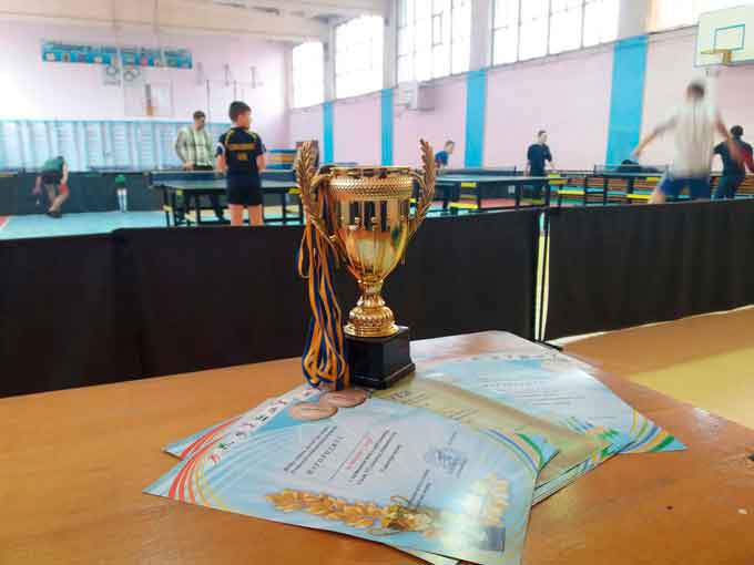 19 березня 2017 року в Уманському національному університеті садівництва, Уманський районний ФОСК «Колос» провів VІІ районні сільські спортивні ігри з настільного тенісу. Участь взяли 7 команд у складі 12 юнаків та 8 дівчат. Змагання проводились особисто-командні. Призові місця в особистому заліку розподілено наступним чином: