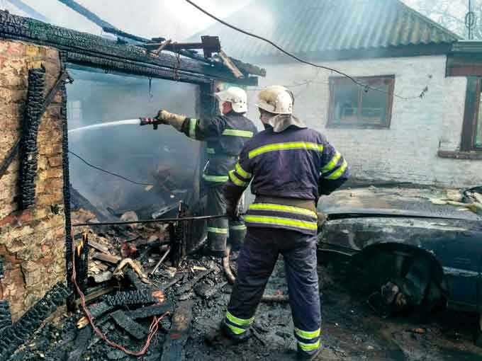 9 квітня о 14:40 в селі Благодатне, виникла пожежа надвірної споруди на вулиці Гагаріна