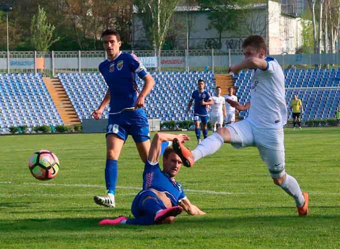 У виїзному поєдинку, в рамках 28-го туру Першої Ліги, «Черкаський Дніпро» гостював у МФК «Миколаїв»
