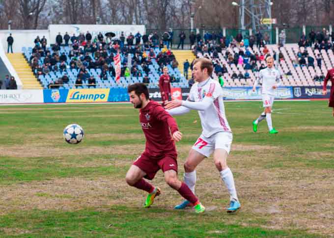 Через жахливий стан поля «Черкаський Дніпро» шукає можливість зіграти наступний домашній матч не в Черкасах