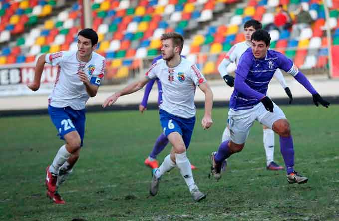 В рамках 34-го туру Першої Ліги, «Черкаський Дніпро» прийматиме вдома ФК «Тернопіль». Цей матч стане останнім у поточному розіграші чемпіонату
