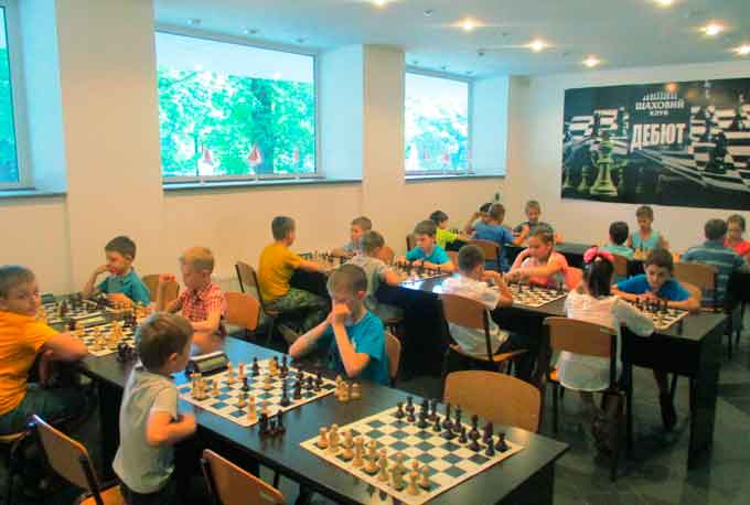 У Черкасах відбувся міський турнір із шахів серед юнаків та дівчат