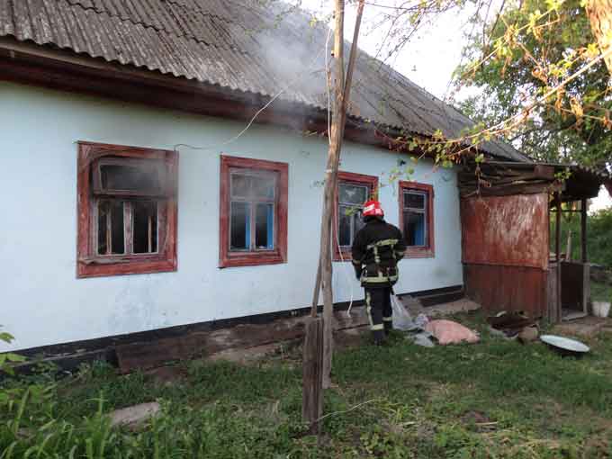 У Смілянському районі під час пожежі постраждав чоловік