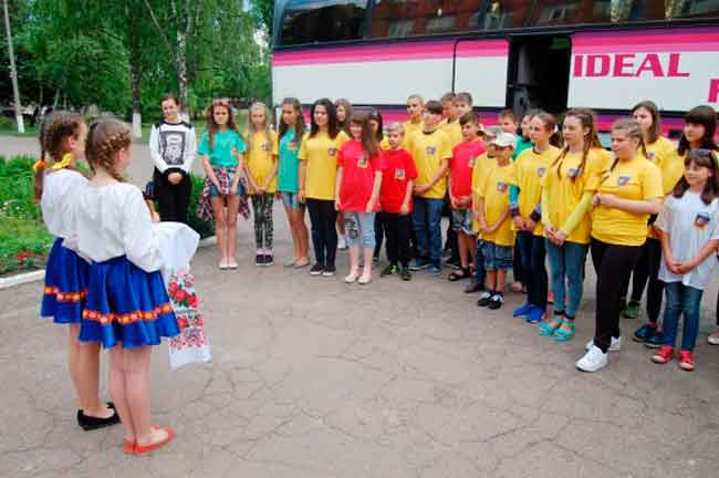 На Черкащину вже вдруге прибула делегація учнів з Лисичанська