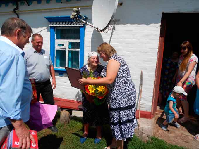 10 липня 95-ий день народження відзначала жителька села Криштопівки, солдатська вдова Тетяна Яківна Трипуз. Жвава, з добрими молодечими очима, вона радо зустрічала гостей, які прийшли до її оселі, щоб привітати з іменинами.
