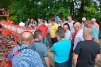 Близько 50 фермерів з Болгарії цікавилися технологією вирощування в "Урожаї", як в одному з найбільших і найуспішніших підприємств України, ріпаку, кукурудзи та соняшника.