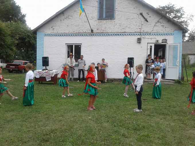 Щорічно, 28 липня, жителі сіл Олімпіадівка та Козаче відзначають День села. В обідню пору зібралися місцеві жителі від старого до малого та гості біля сільського клубу, де відбулася урочиста частина і концерт.