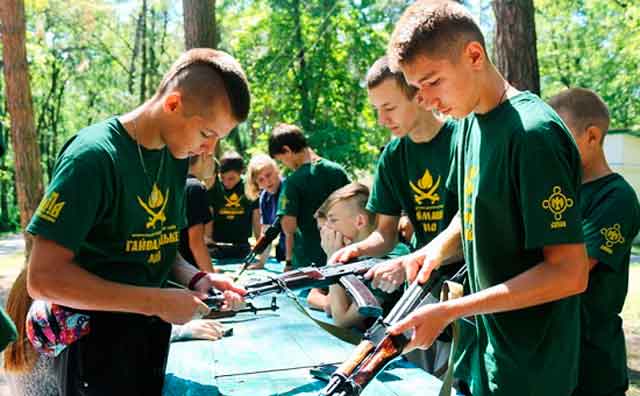 Сотня черкаських підлітків пройшла вишкіл «Гайдамацького кола» (фото)