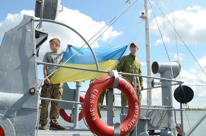 Право на урочисте підняття прапора військово-морських сил надали синові В’ячеслава Галви