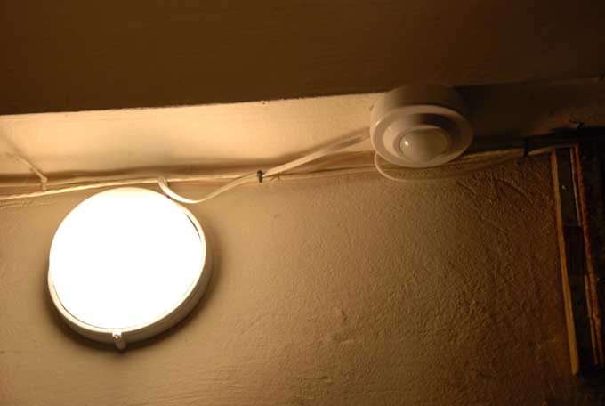 У Смілі в під’їздах будинків-боржників відключили світло