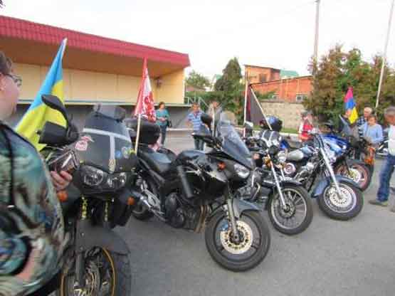 Справжньою подією для шполян та гостей міста стала виставка ексклюзивної мототехніки, на яку з’їхалися любителі їзди на мотоциклах з різних міст області.