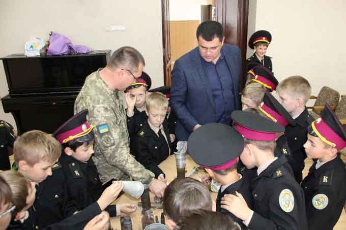 У черкаській гімназії № 9 провели цікаву зустріч кадетів гімназії із військовими