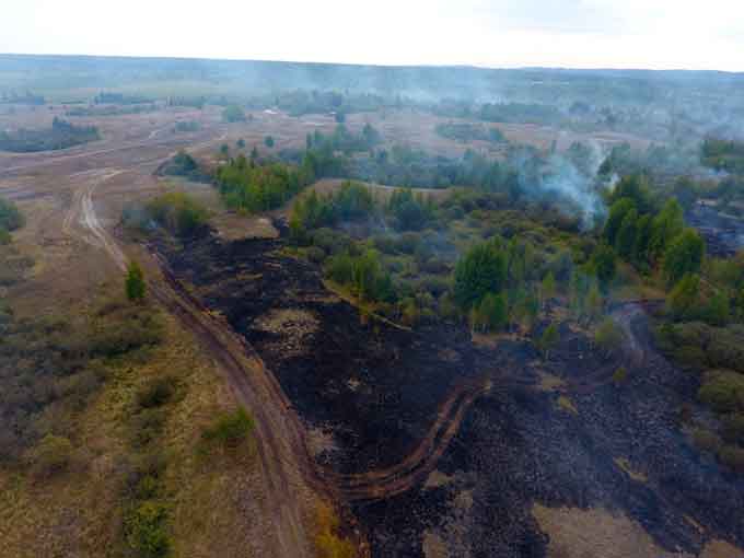 Черкаський район: рятувальники ліквідовують пожежу торфу