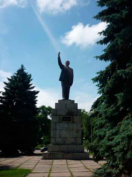 Один із найбільших пам’ятників Леніну стояв на площі Соборності в Умані