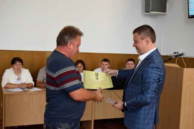 Волонтерський актив Тальнівщини відзначили Президентськими нагородами
