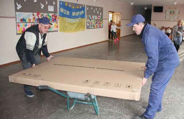 Інноваційні школи Черкащини почали отримувати новітнє навчальне обладнання