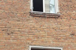 У Черкаській області чиновник вистрибнув з вікна свого кабінету з петлею на шиї