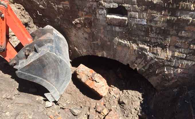У червні 2018 року під час виконання ремонтних робіт на подвір‘ї черкаської школи №3 були виявлені залишки загадкових цегляних приміщень