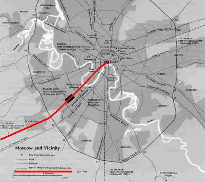У звіті Міністерства оборони США «Військові сили у перехідний період» за 1991 рік [16] на сторінці 43 надрукована схема секретного метро в Москві. Червоним кольором позначений підземний тунель від Кремля до урядового аеропорту