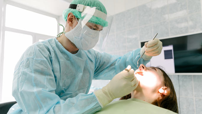 Стоматологічна допомога: які послуги пацієнт може отримати безоплатно