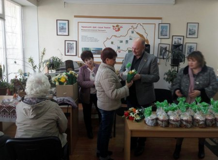 До свят черкаські  волонтери отримали відзнаки «Українська Берегиня» та «За гідність і патріотизм»