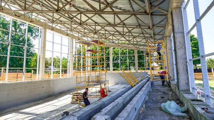 У Золотоніській гімназії реконструюють басейн