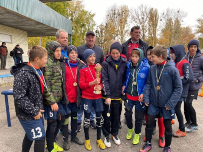 Відбувся відкритий чемпіонат міста Сміли з футболу серед юнаків «Діти за мир»