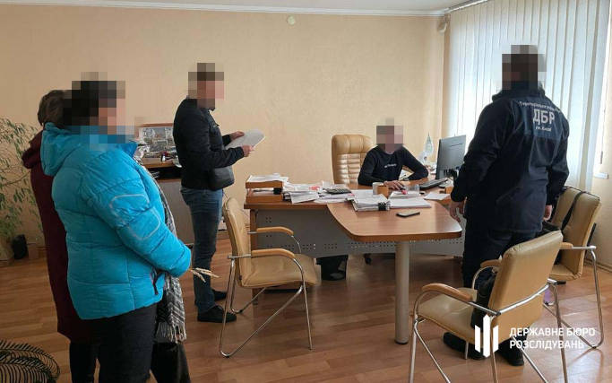 ДБР викрило посадовців Черкаської міської ради на розтраті 3 млн грн (фото)