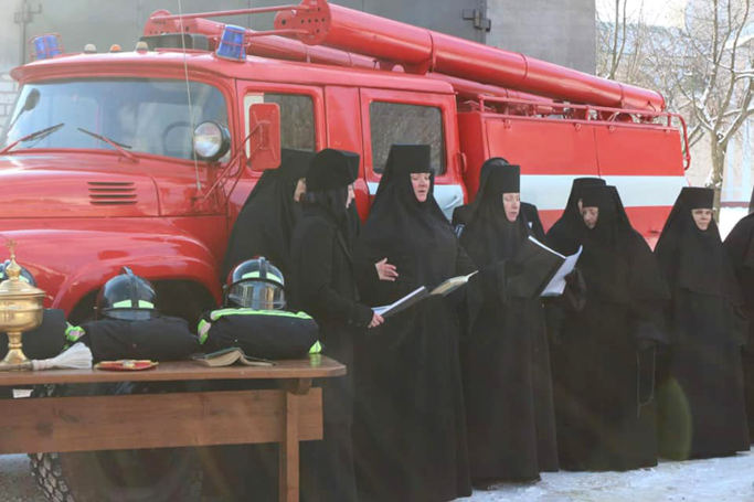 На Чигиринщині віднині є добровільна пожежна команда Свято-Троїцького Мотронинського жіночого монастиря